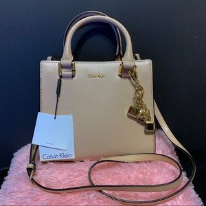 ⚠️FLASH SALE⚠️Calvin Klein “Logan” Crossbody